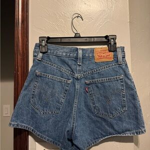 Levi’s Mom shorts